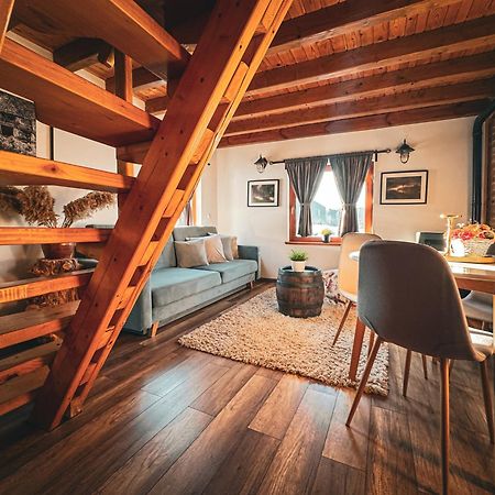 Woodenhouse With Two Apartments Otočac Екстериор снимка
