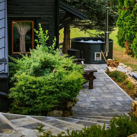 Woodenhouse With Two Apartments Otočac Екстериор снимка
