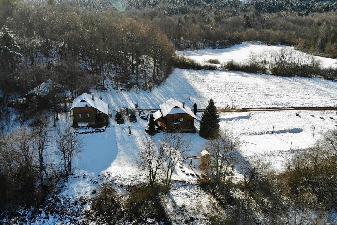 Woodenhouse With Two Apartments Otočac Екстериор снимка