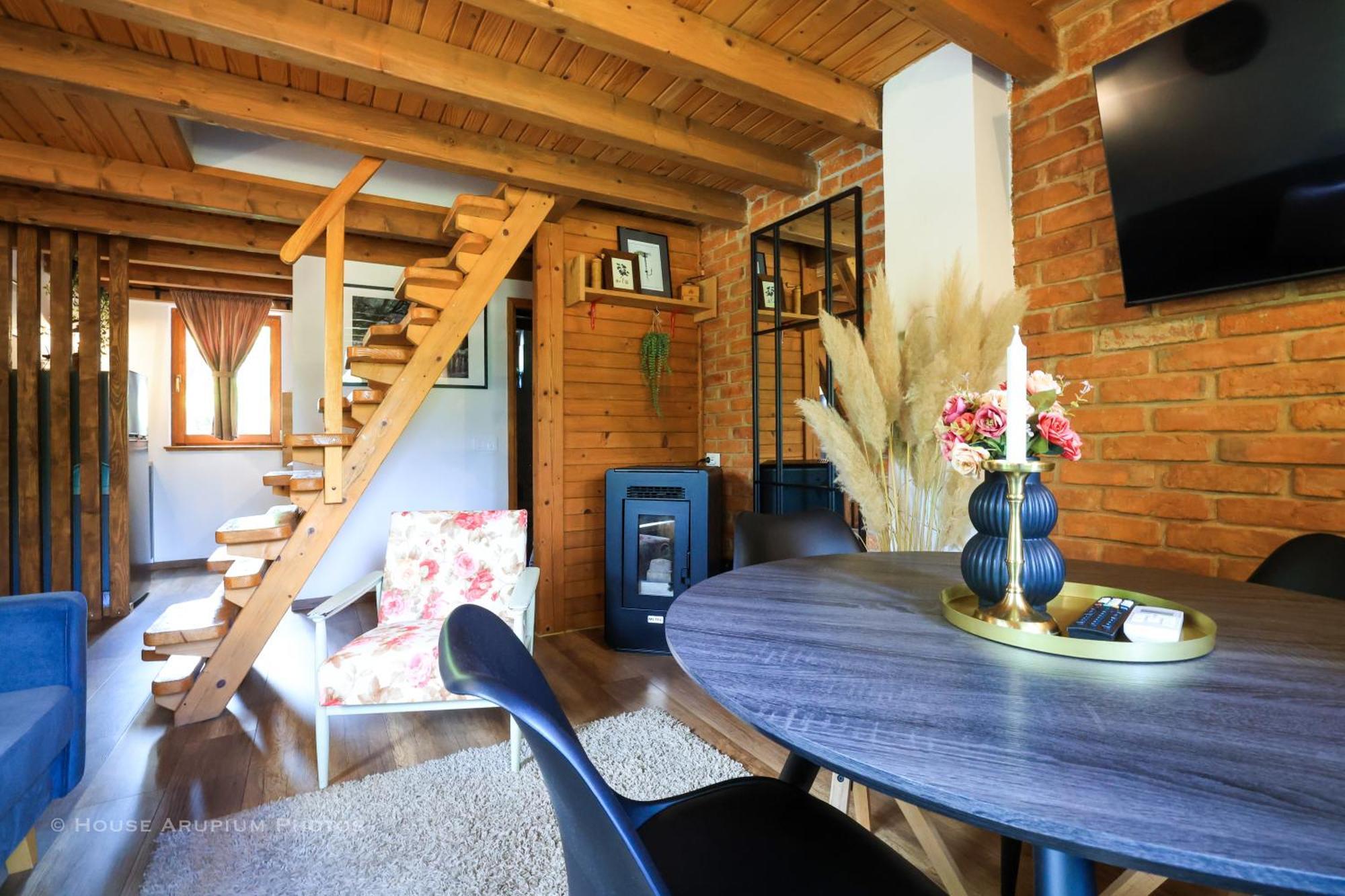 Woodenhouse With Two Apartments Otočac Екстериор снимка