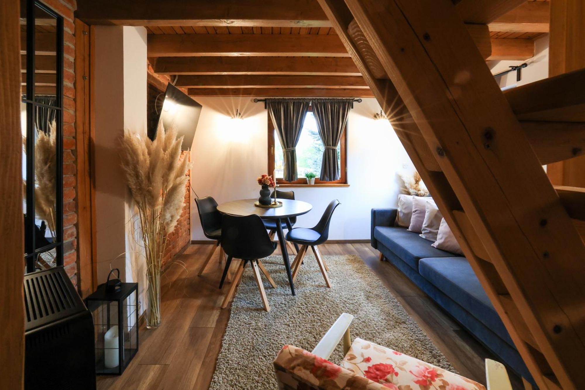 Woodenhouse With Two Apartments Otočac Екстериор снимка