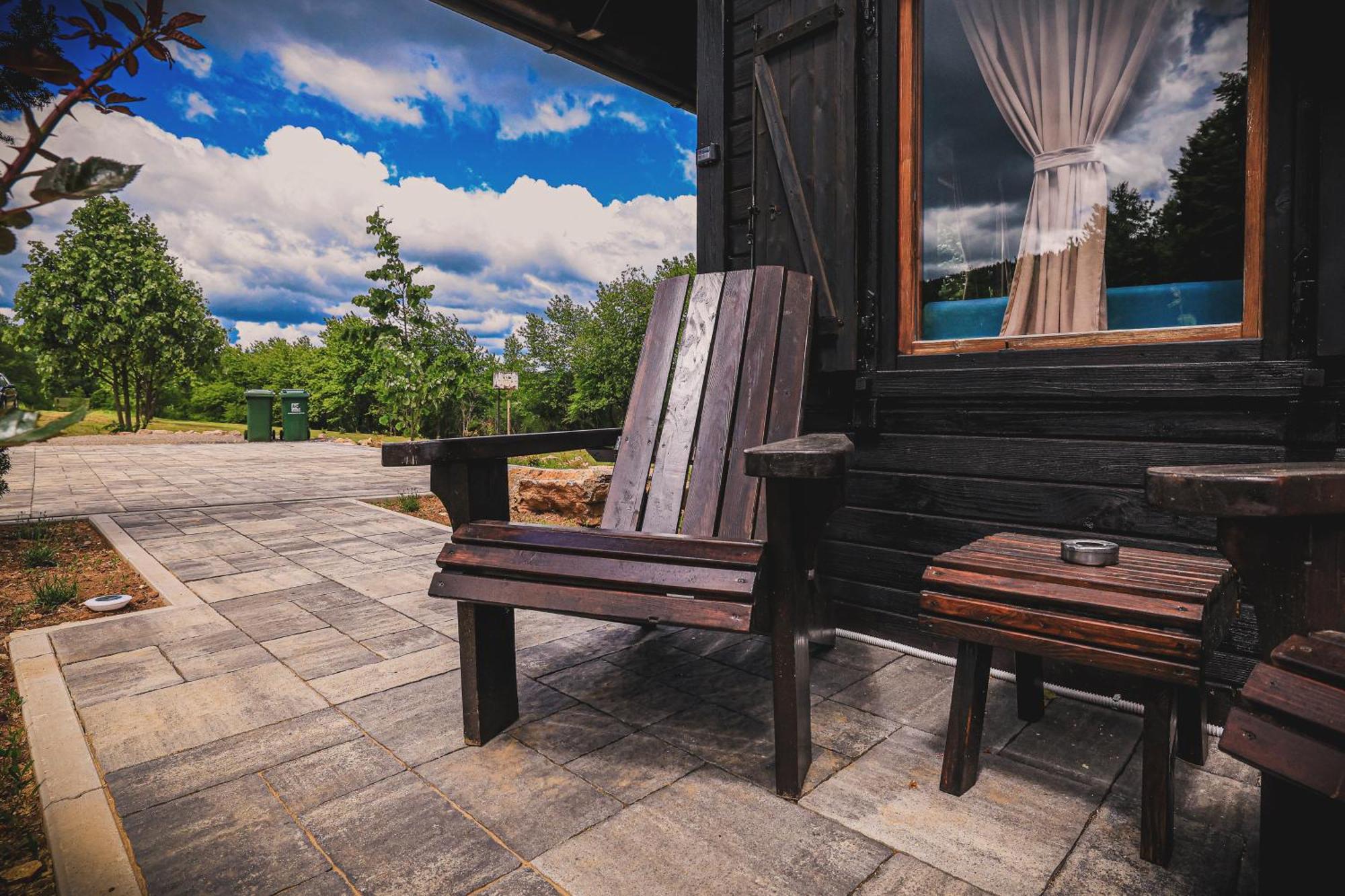 Woodenhouse With Two Apartments Otočac Екстериор снимка