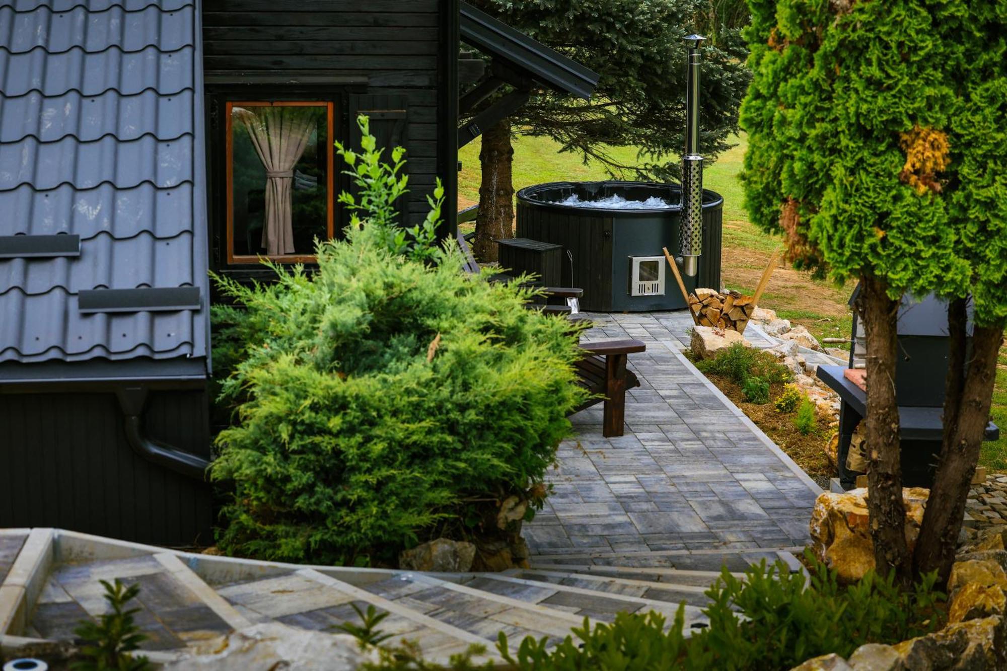 Woodenhouse With Two Apartments Otočac Екстериор снимка
