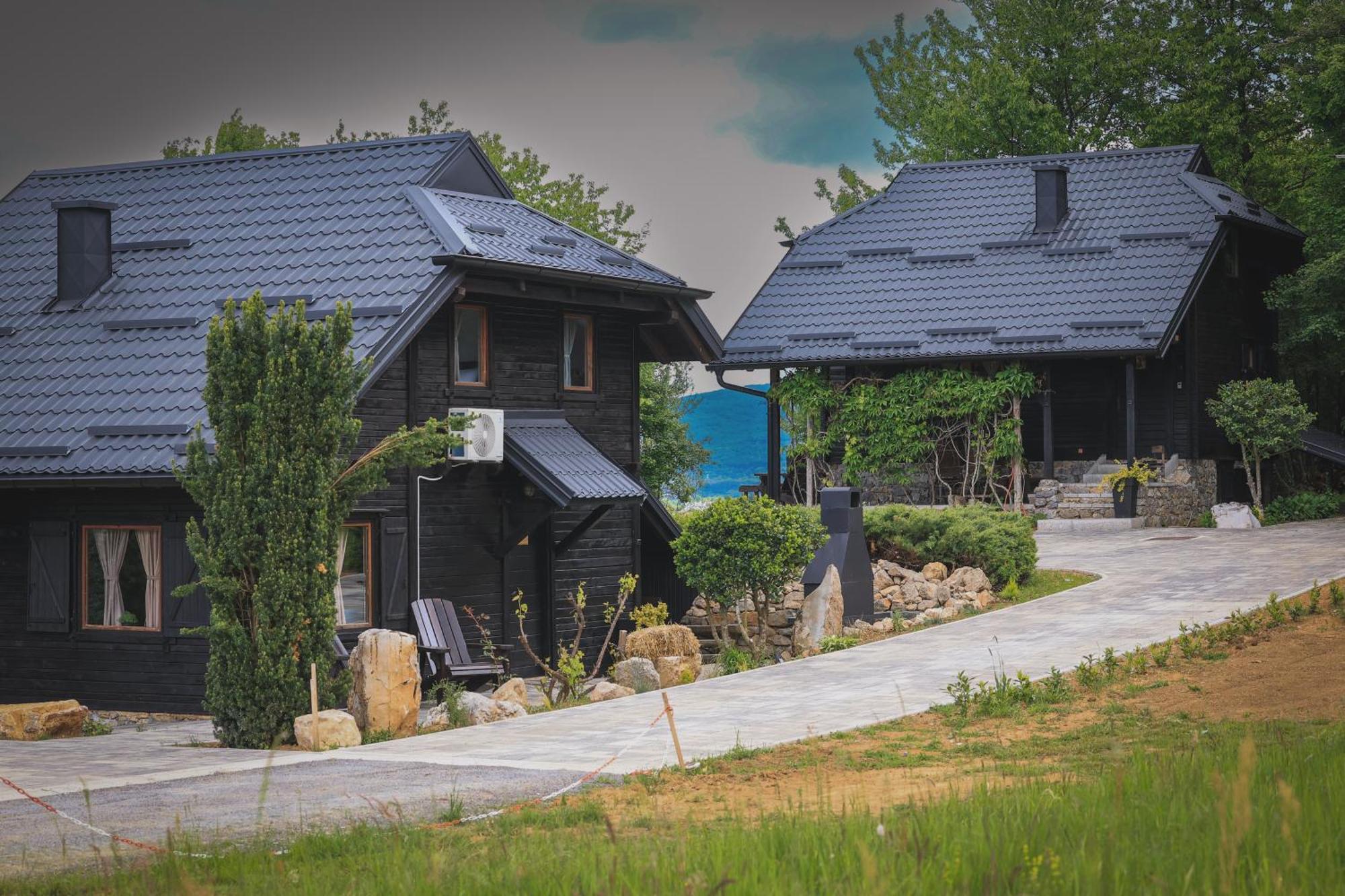 Woodenhouse With Two Apartments Otočac Екстериор снимка